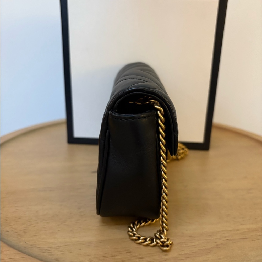 Gucci GG Marmont Mini Crossbody Bag - Picture 2 of 9